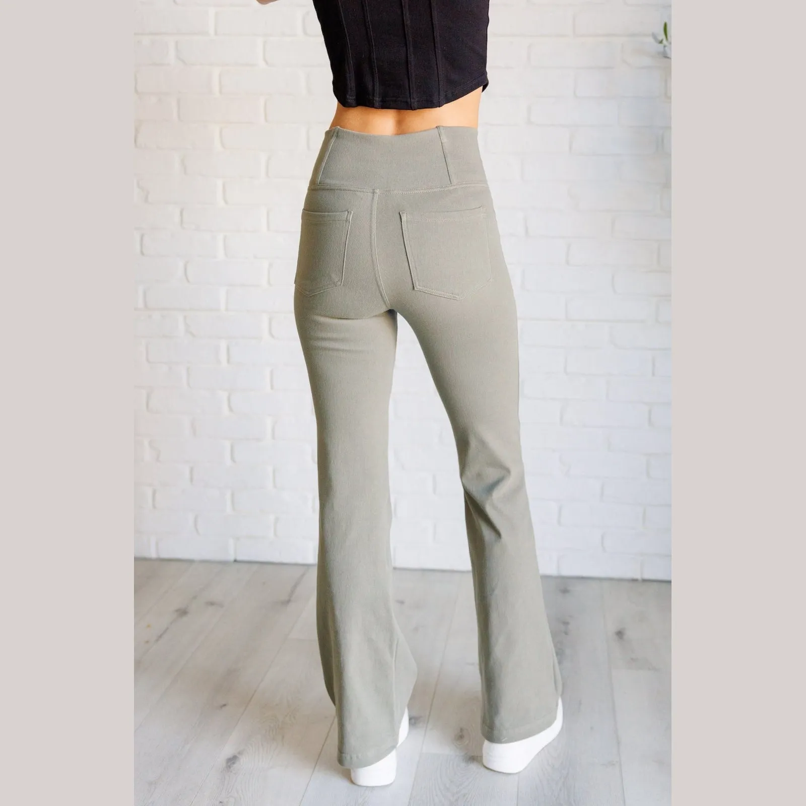 Fit Goals Flared Pant in Dusty Olive