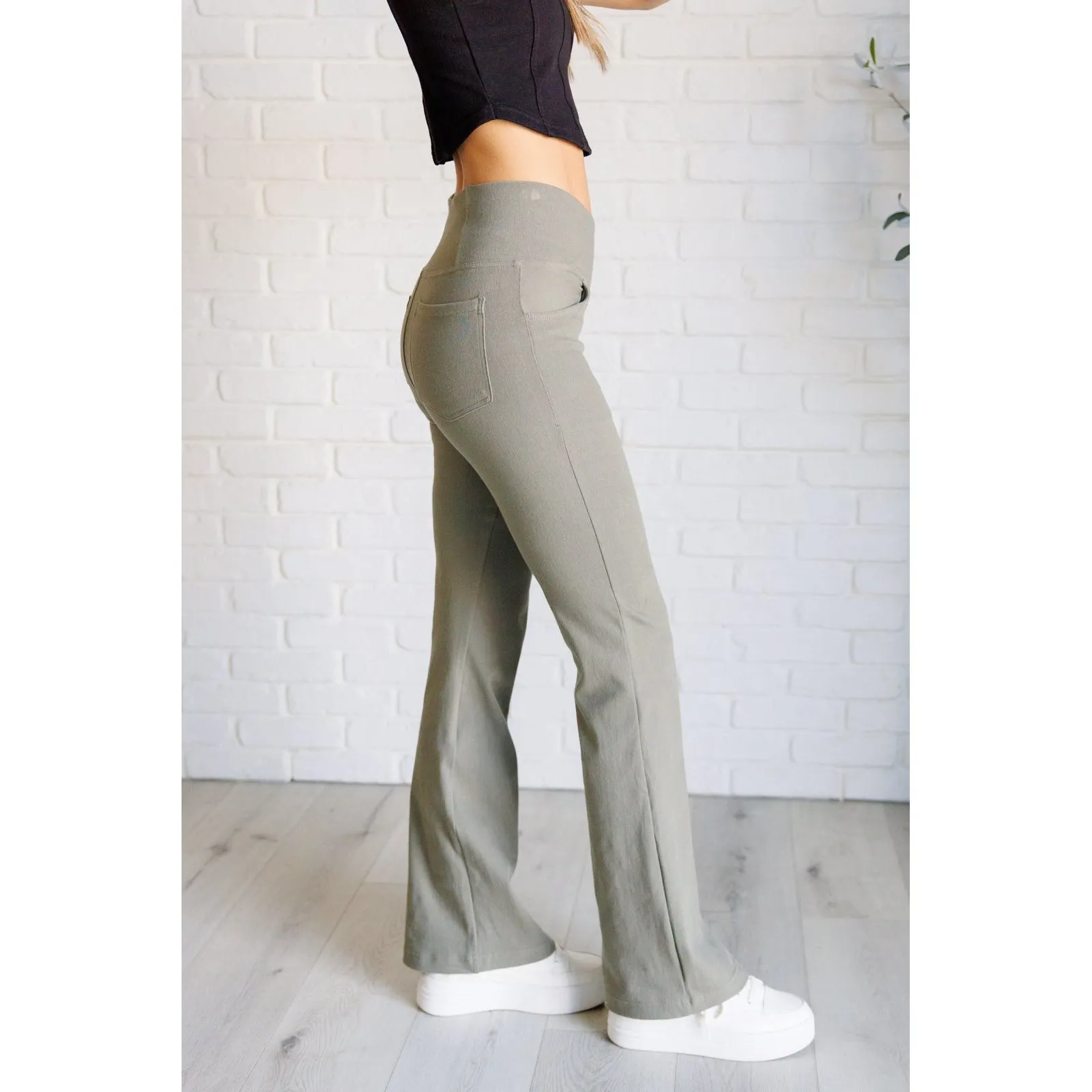 Fit Goals Flared Pant in Dusty Olive