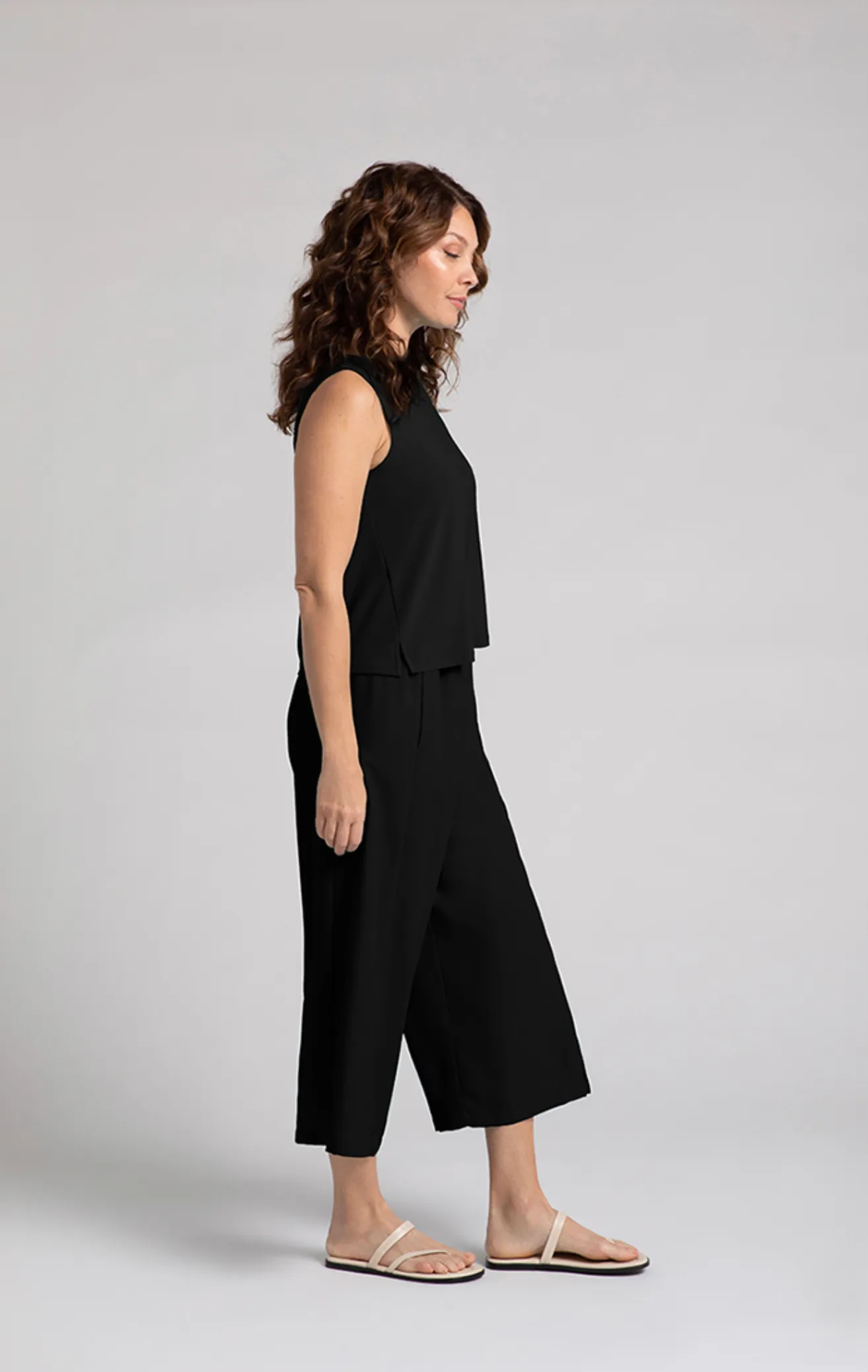 Flared Shell, Black