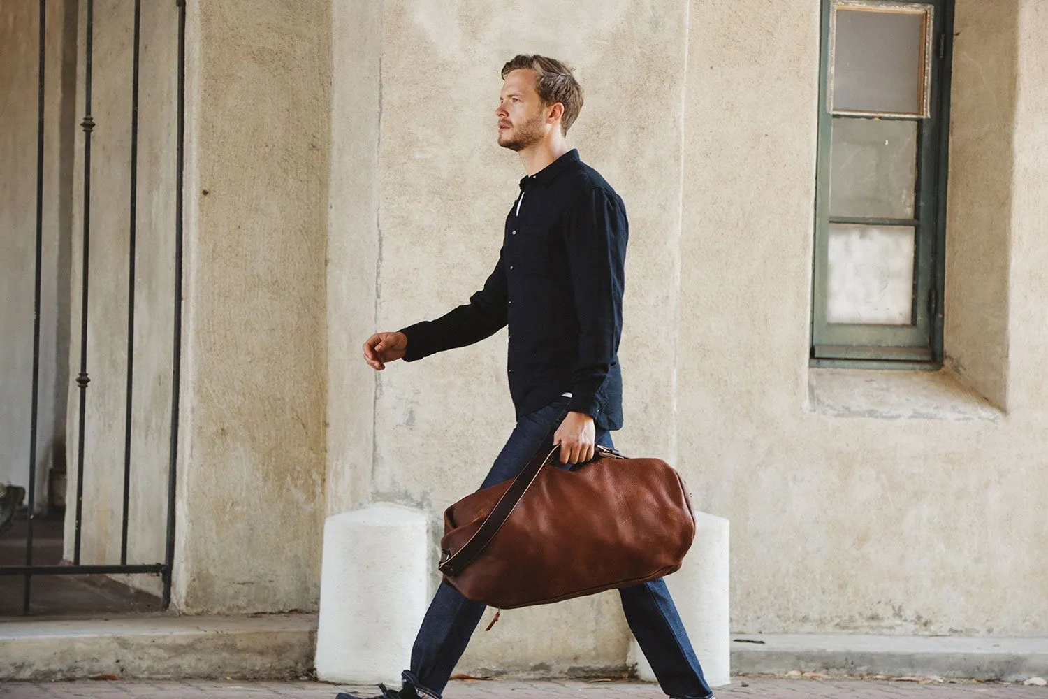 GUNNAR ZIPPERED LEATHER DUFFLE BAG - MILITARY STYLE DUFFLE BAG