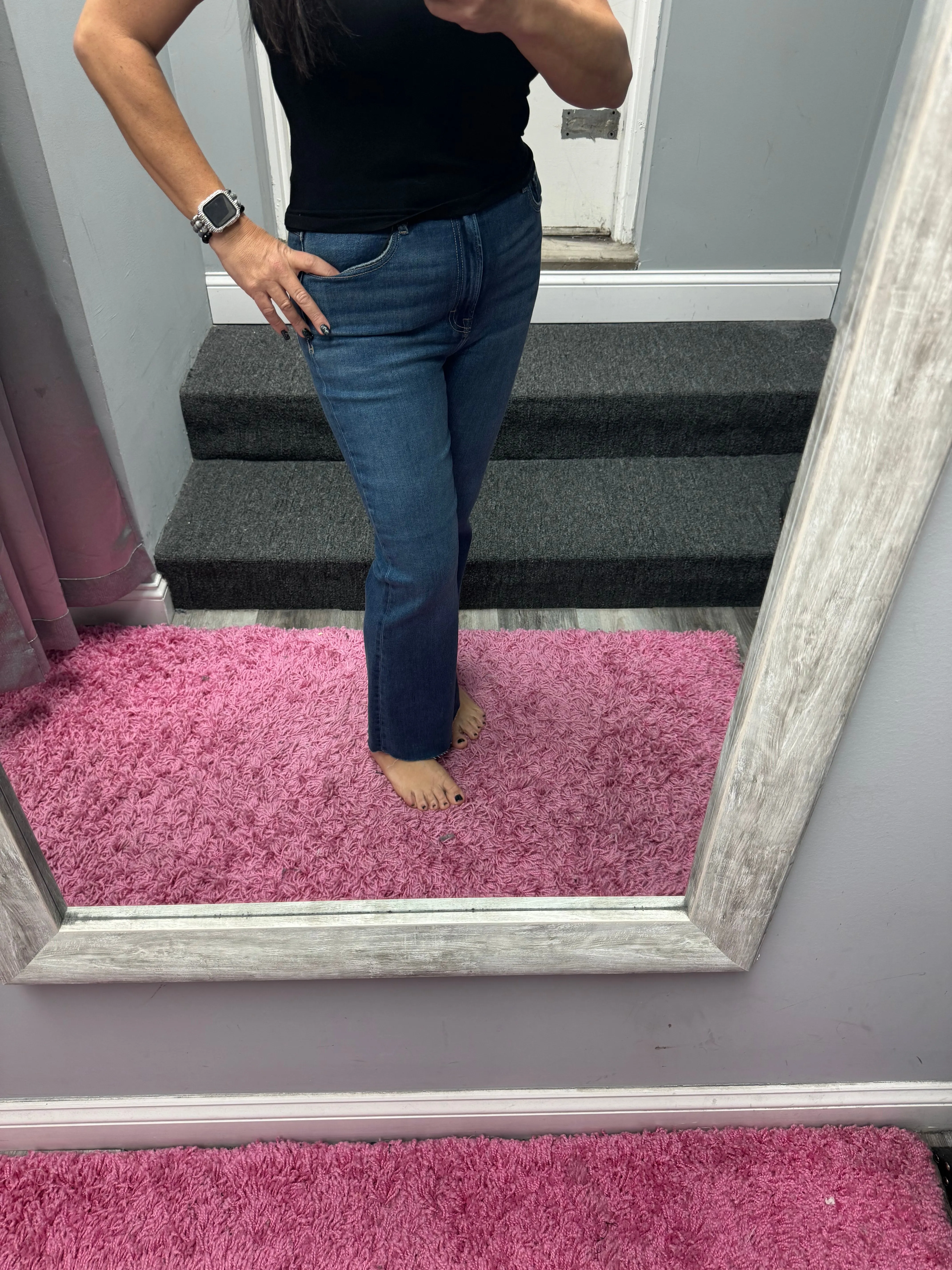 HIDDEN HAPPI DARK WASH FRAYED HEM CROP FLARE