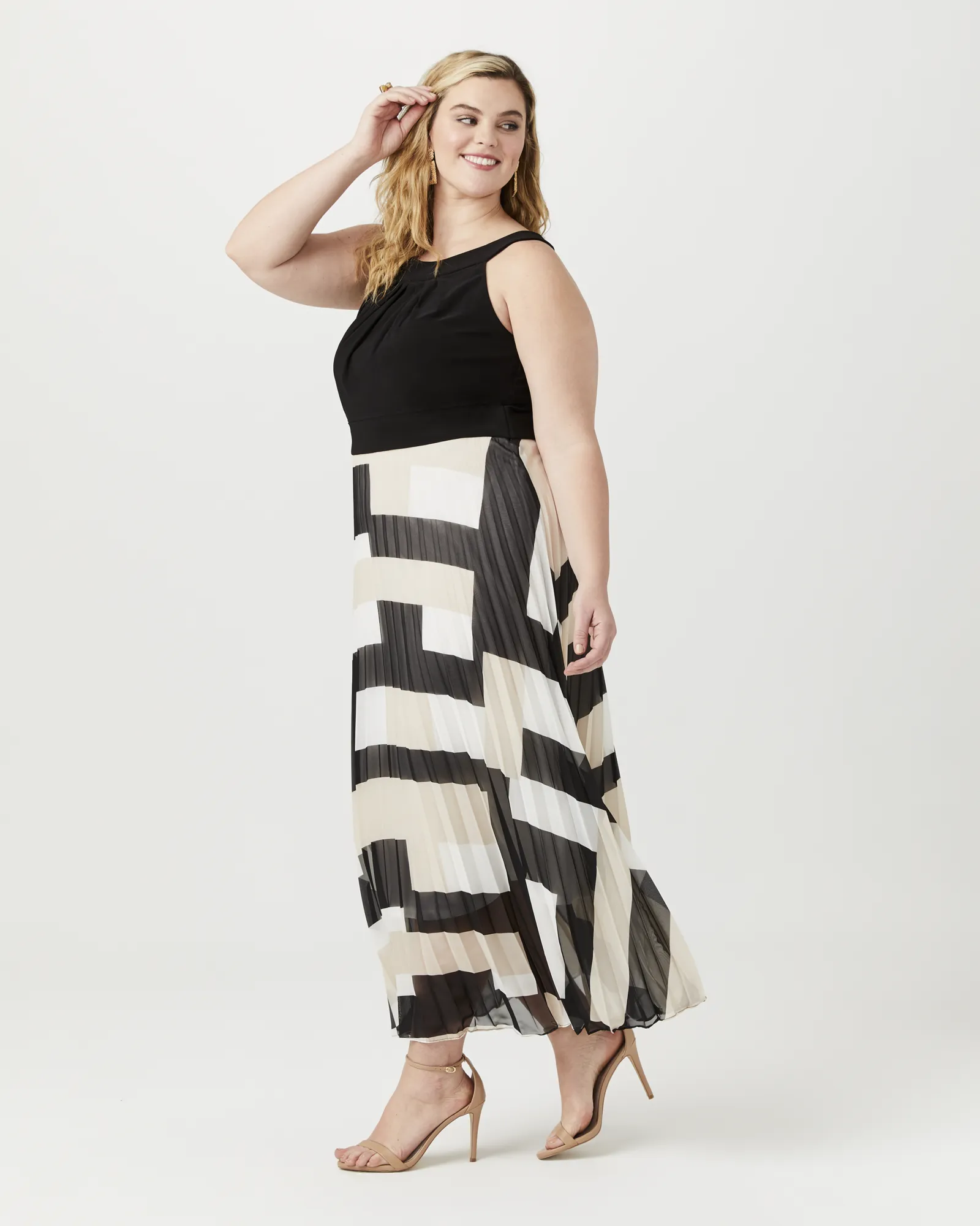 Madison Halter Maxi Dress | Black / Ivory