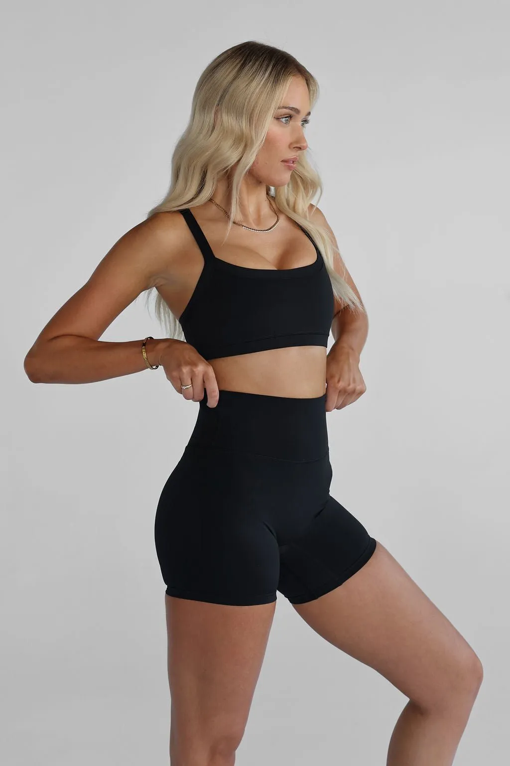 SCULPT Cross Back Crop - Black