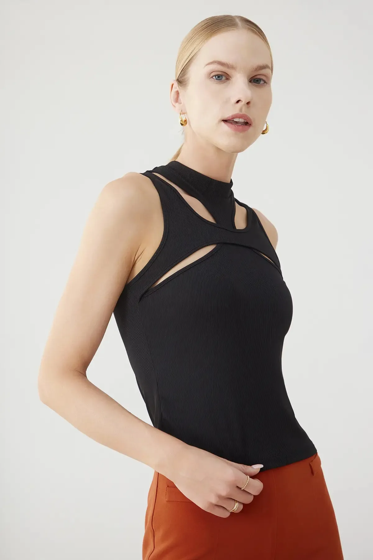 Women's OL Cut Out Round Neck Tank Top