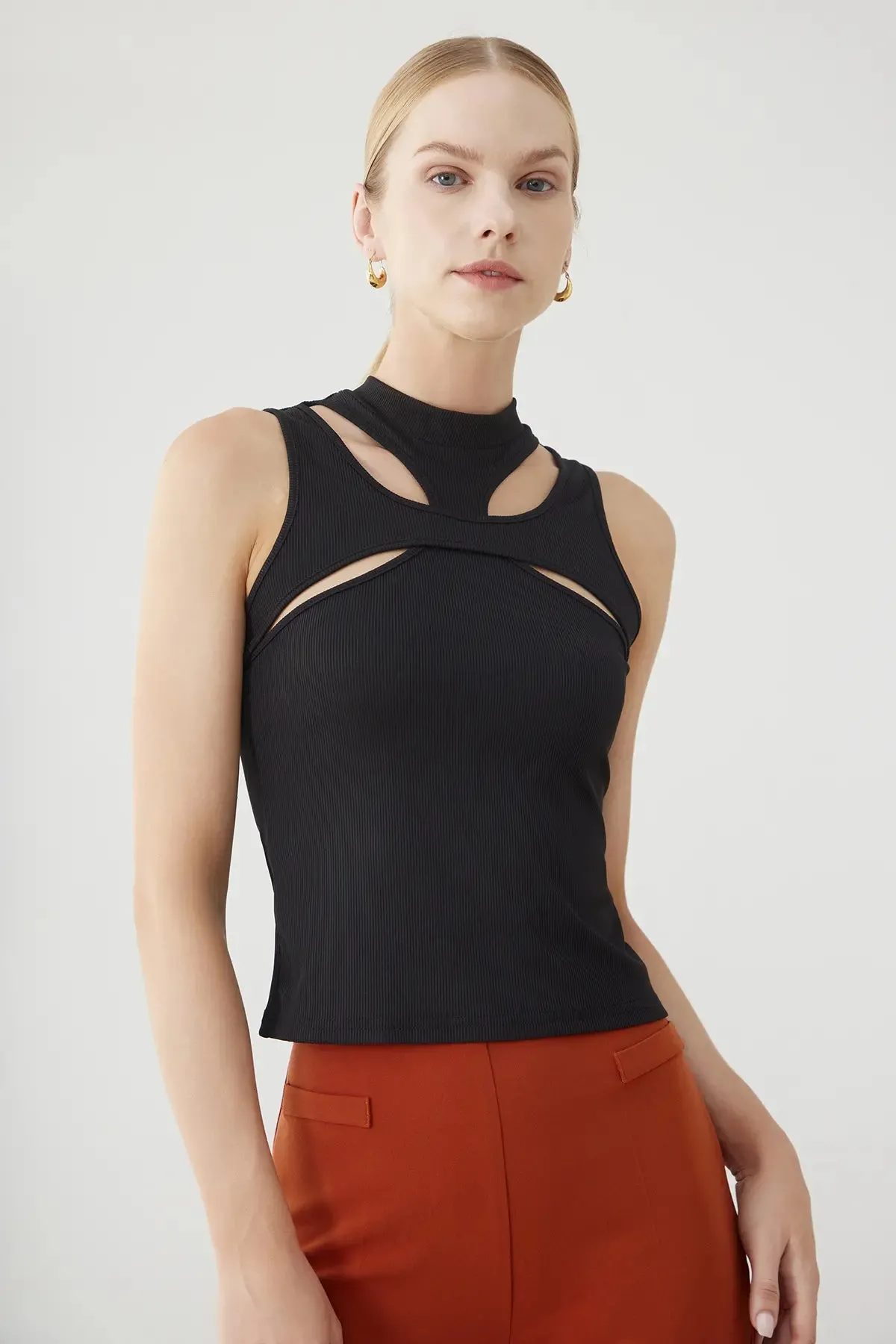 Women's OL Cut Out Round Neck Tank Top
